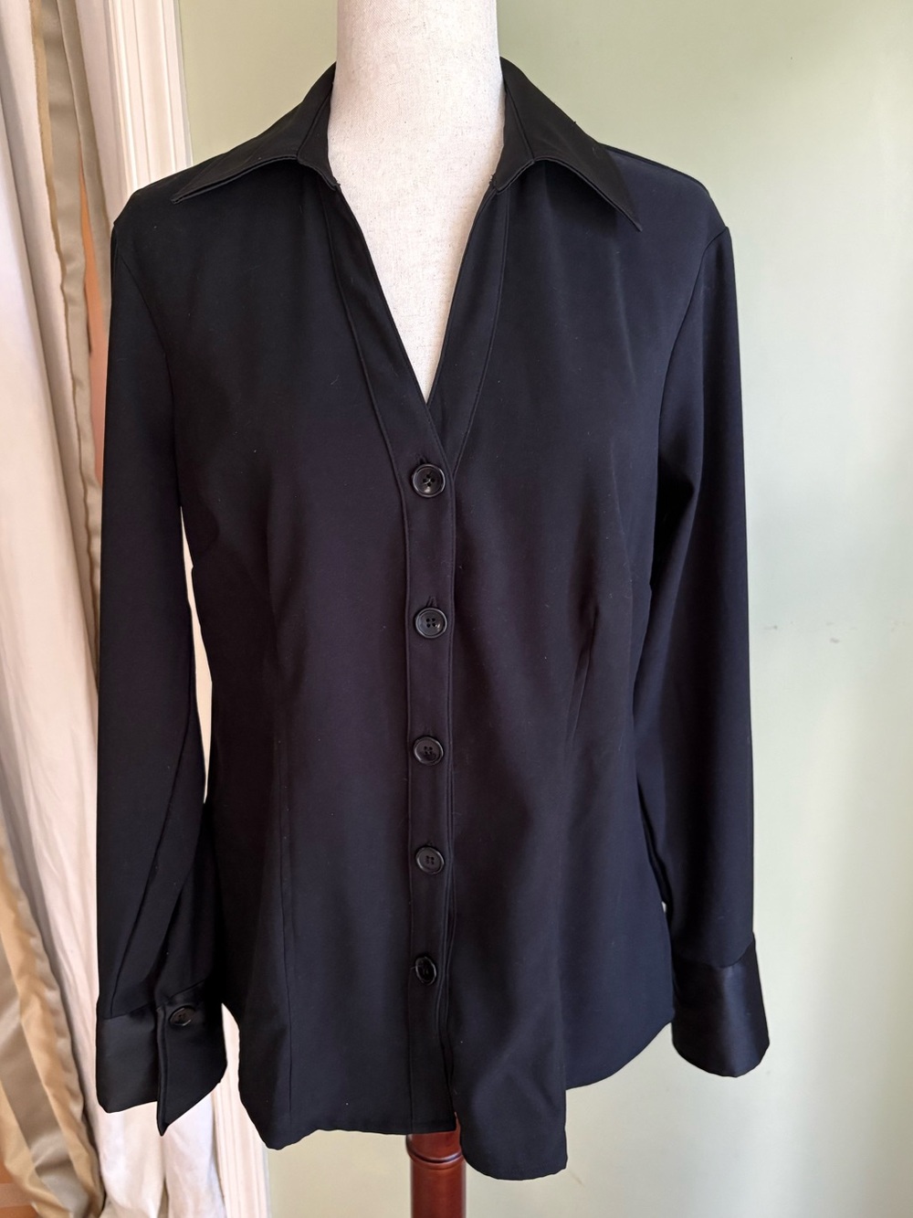 Harve Benard Classic Black Button down V neck blouse size L. Satin cuff/collar.